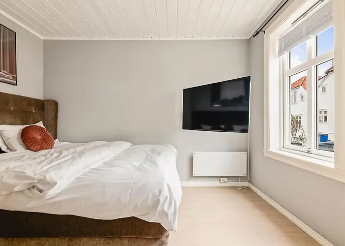 Vakantiehuis Dinbnb I Skansen Funhouse! Gym, Outdoor-area & Location!