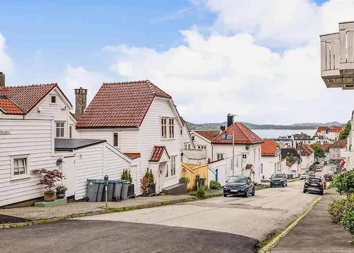 Vakantiehuis Dinbnb I Skansen Funhouse! Gym, Outdoor-area & Location!